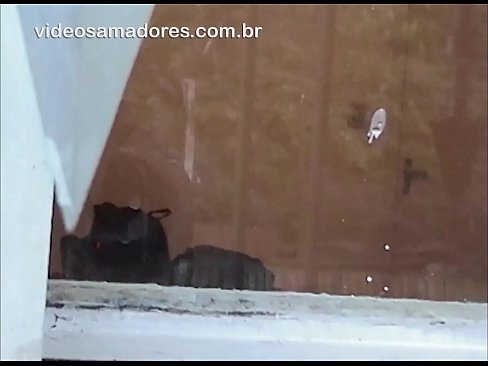 ❤️ Gizon hunkigarria bere neska-laguna beste mutil batekin ikusten, putz-bideo bat grabatzen bikotea molestatu gabe ☑ Super pornoa pornoan eu.pornolymp.ru ️❤