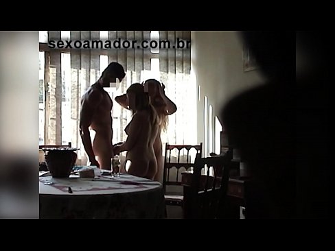 ❤️ Sexu-lagunek gizon erraldoi bat eta hirukote batera gonbidatzen dituzte berarekin ☑ Super pornoa pornoan eu.pornolymp.ru ️❤